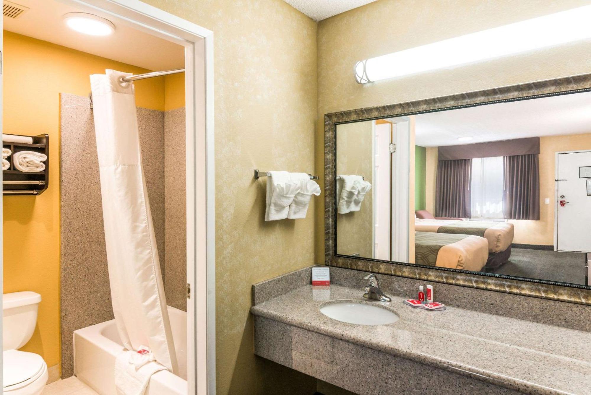 Econo Lodge Hesperia - Victorville I-15 Kültér fotó